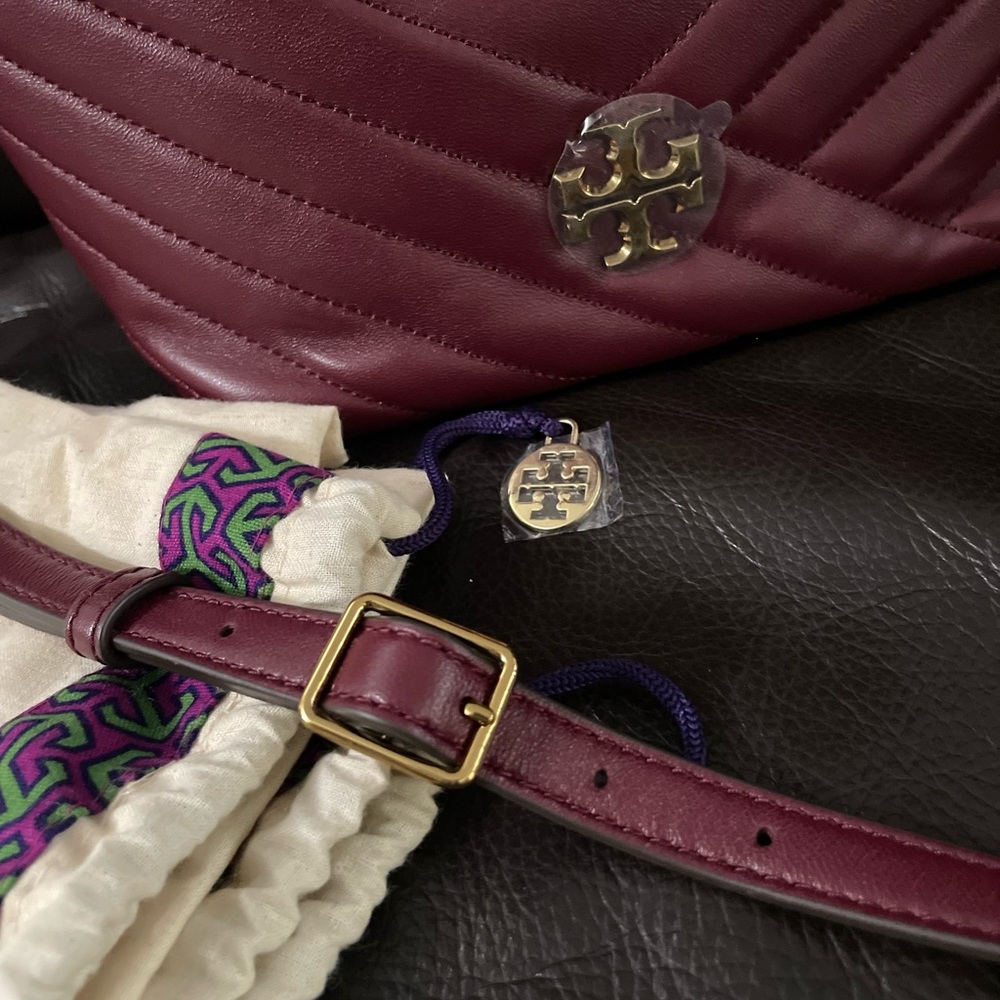 Tory Burch KIRA CHEVRON MINI BUCKET BAG Burgundy - Picture 10 of 12